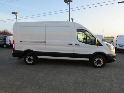 Used 2022 Ford Transit 250 Medium Roof image 5