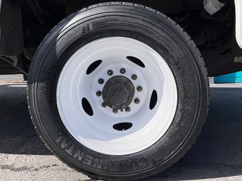 Used 2022 Ford F550 4x4 Crew Cab Super Duty w/ Power Equipment Group image 36