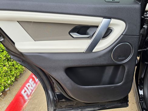 Used 2020 Land Rover Discovery Sport SE R-Dynamic image 24