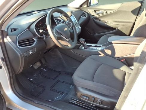 Used 2022 Chevrolet Malibu LT FWD image 10