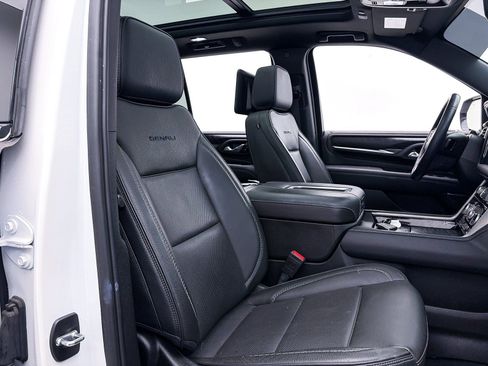 Used 2024 GMC Yukon Denali w/ Advanced Technology Package image 42