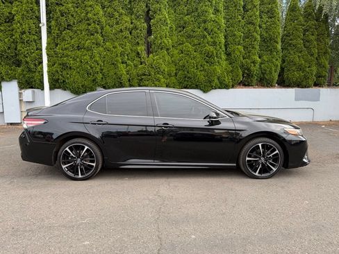 Used 2019 Toyota Camry XSE FWD image 9