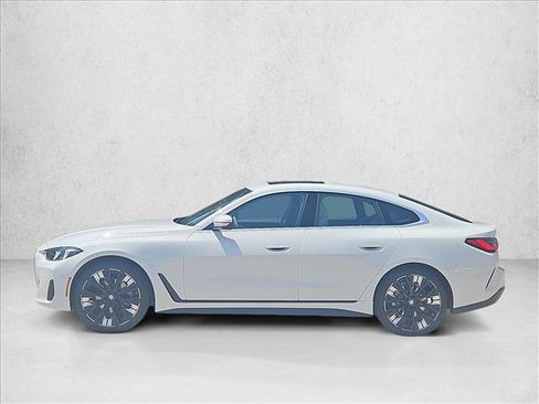 Used 2026 BMW 430i w/ Premium Package RWD image 9