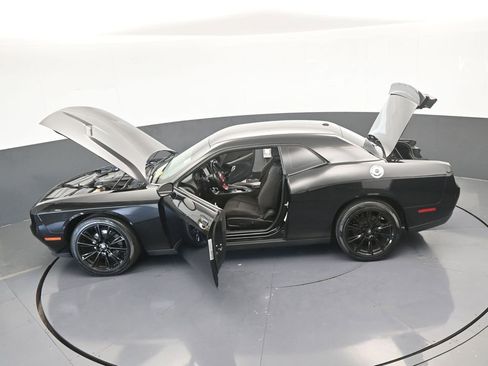 Used 2019 Dodge Challenger SXT image 63