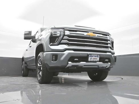 Used 2024 Chevrolet Silverado 2500 High Country w/ High Country Premium Package AWD/4WD image 38
