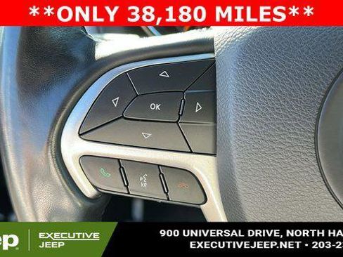 Certified 2022 Jeep Grand Cherokee Laredo X AWD/4WD image 12