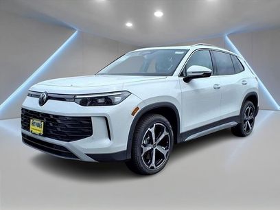 New 2025 Volkswagen Tiguan SE