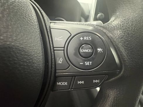 Used 2025 Toyota RAV4 XLE FWD image 17