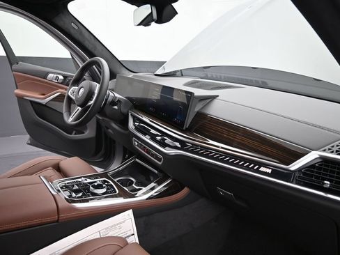 New 2027 BMW X7 M60i AWD/4WD image 20
