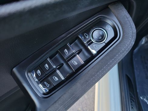 Used 2021 Porsche Macan GTS image 17