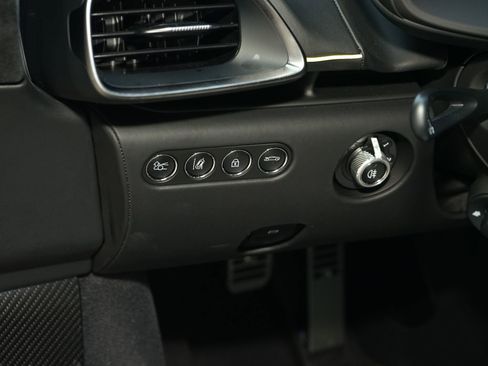 Used 2024 McLaren Artura RWD image 29