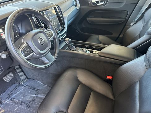 Used 2020 Volvo XC60 T5 Momentum w/ Protection Package Premier FWD image 10
