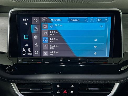 Used 2025 Volkswagen Atlas Cross Sport SE image 21