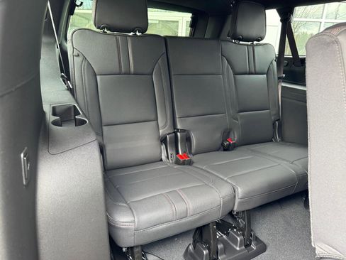 New 2026 Chevrolet Suburban RST image 52