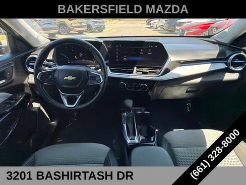 Used 2025 Chevrolet Trax LT w/ Driver Confidence Package FWD image 21