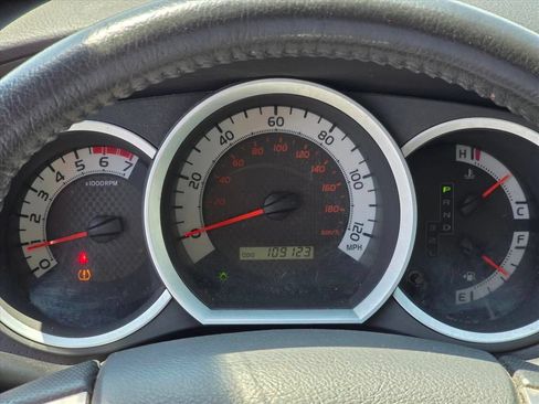 Used 2015 Toyota Tacoma PreRunner w/ Convenience Package RWD image 7