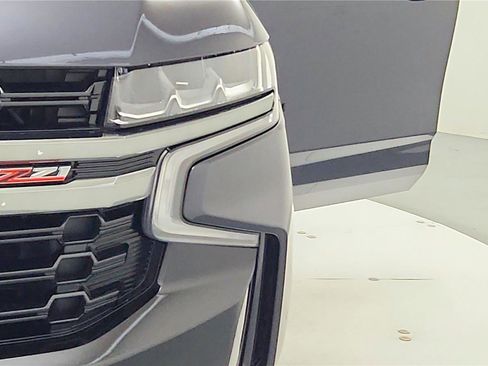 Used 2022 Chevrolet Suburban Z71 w/ Luxury Package image 22