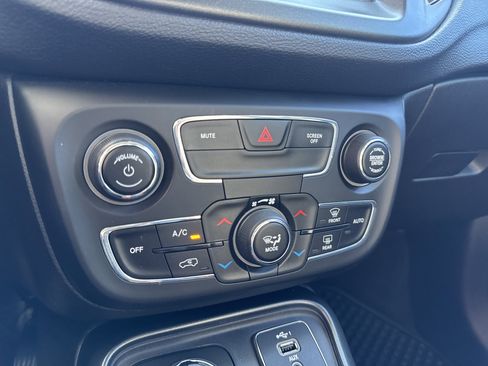 Used 2019 Jeep Compass Trailhawk image 21