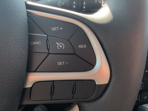 Used 2021 Jeep Renegade Latitude AWD/4WD image 26