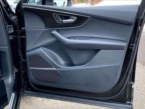 Used 2022 Audi Q7 Premium Plus image 22