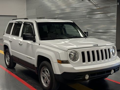 Used 2016 Jeep Patriot Sport w/ Power Value Group image 5