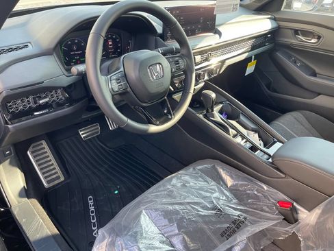 Used 2024 Honda Accord Sport image 7