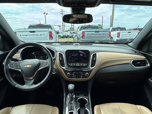 Used 2022 Chevrolet Equinox Premier AWD/4WD image 19