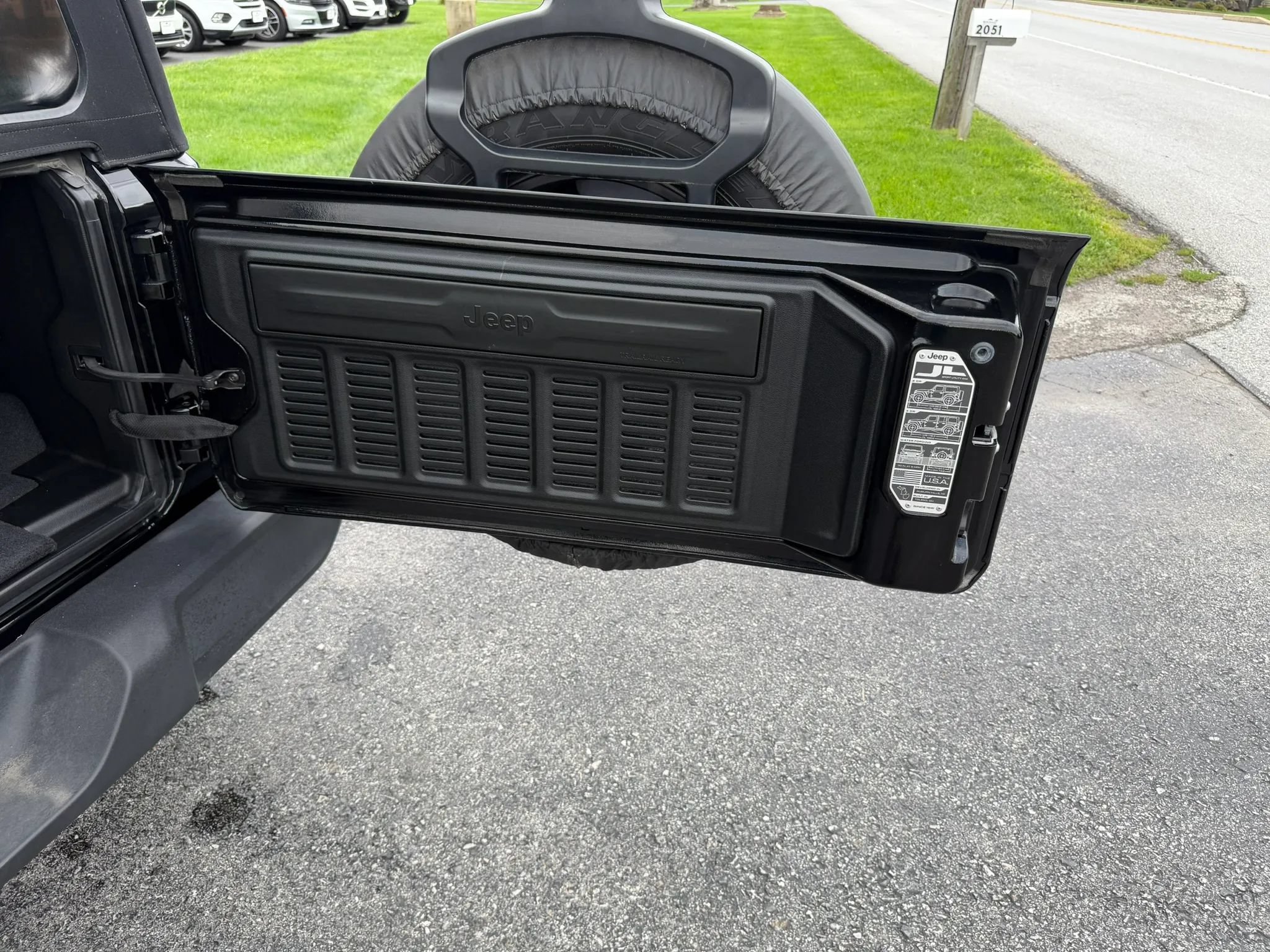 Used 2020 Jeep Wrangler Sport AWD/4WD image 35