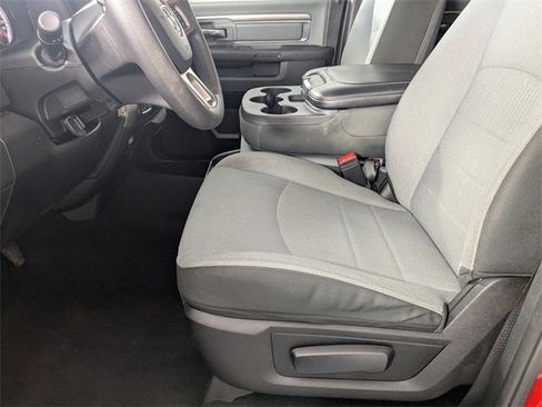 Used 2021 RAM 1500 Classic SLT image 12