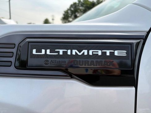 Used 2024 GMC Sierra 3500 Denali Ultimate AWD/4WD image 12