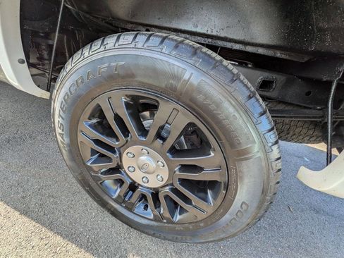 Used 2011 Ford F150 Platinum image 9