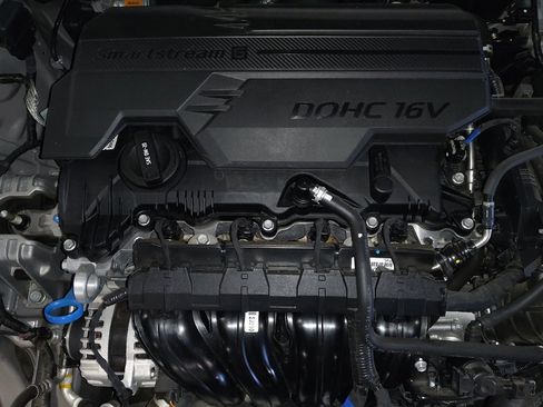 Used 2025 Hyundai Elantra SEL image 30