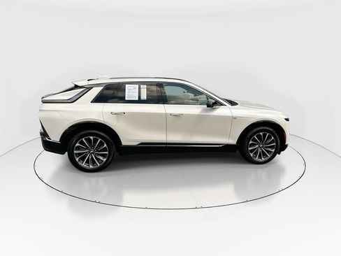 Used 2024 Cadillac Lyriq Sport RWD image 9
