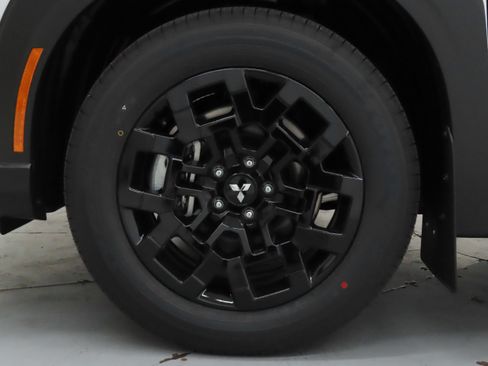 New 2026 Mitsubishi Outlander AWD image 28