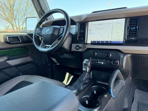 Used 2022 Ford Bronco Wildtrak image 9