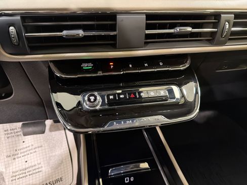 New 2026 Lincoln Corsair Premiere FWD image 21