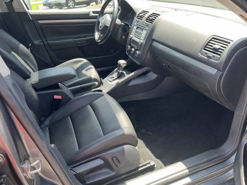 Used 2010 Volkswagen Jetta SE FWD image 10