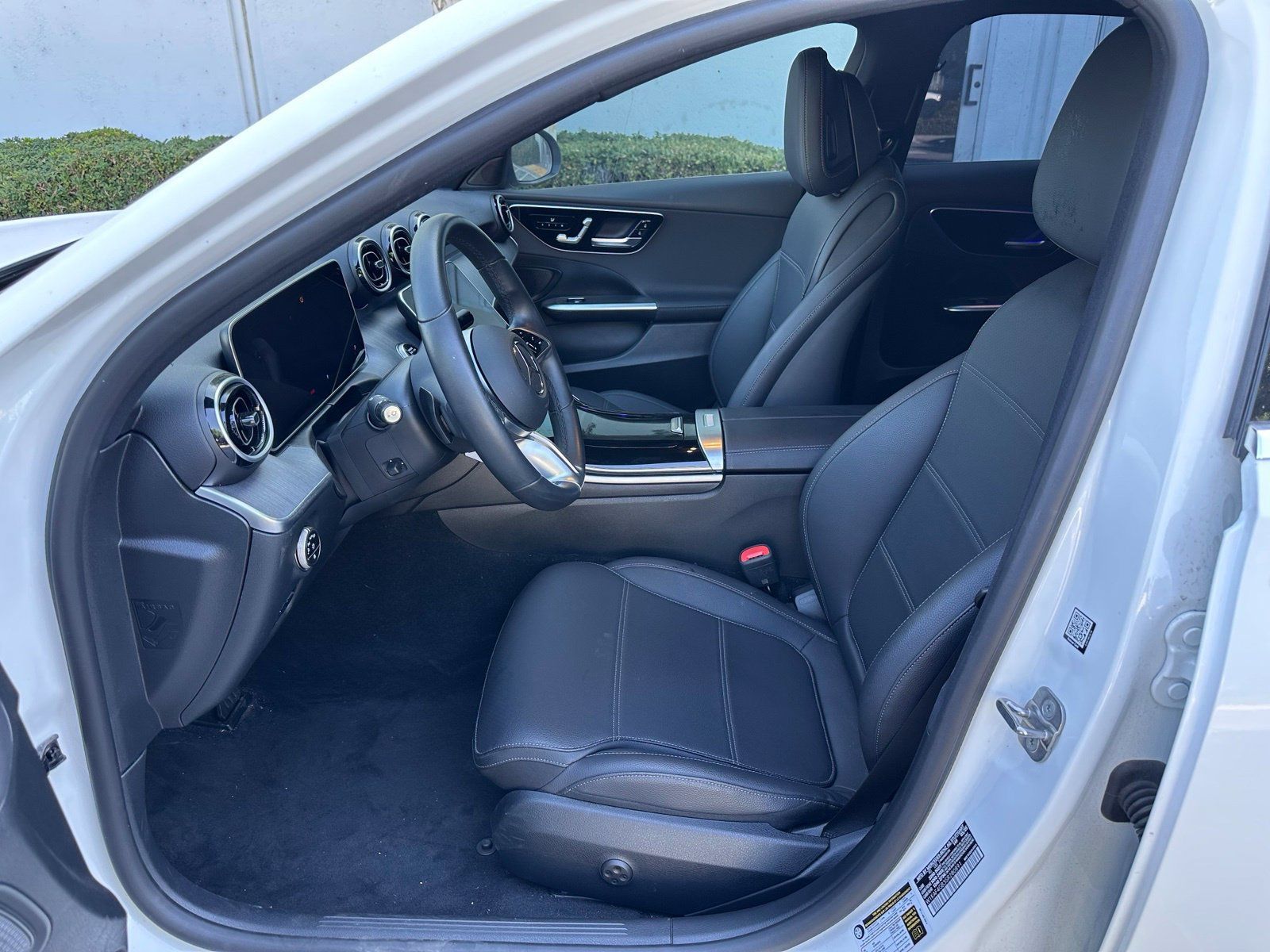 Used 2025 Mercedes-Benz C 300 Sedan image 2
