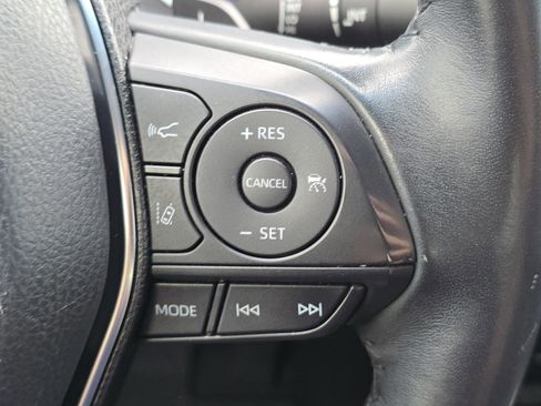 Used 2020 Toyota Camry SE image 17