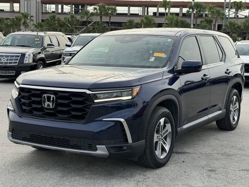 Used 2025 Honda Pilot EX-L image 9