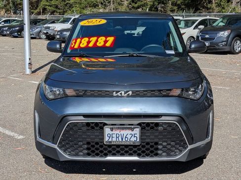 Used 2023 Kia Soul LX w/ Option Group 015 FWD image 3