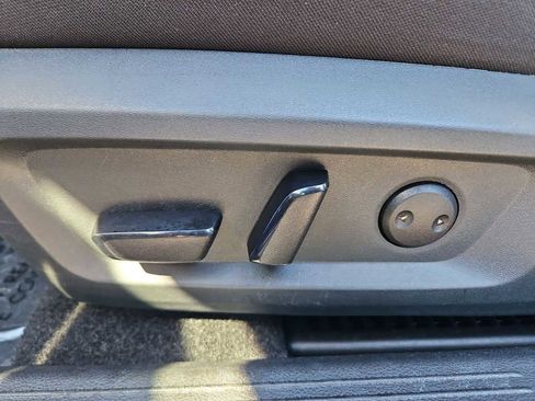 Used 2023 Nissan Rogue SV image 17