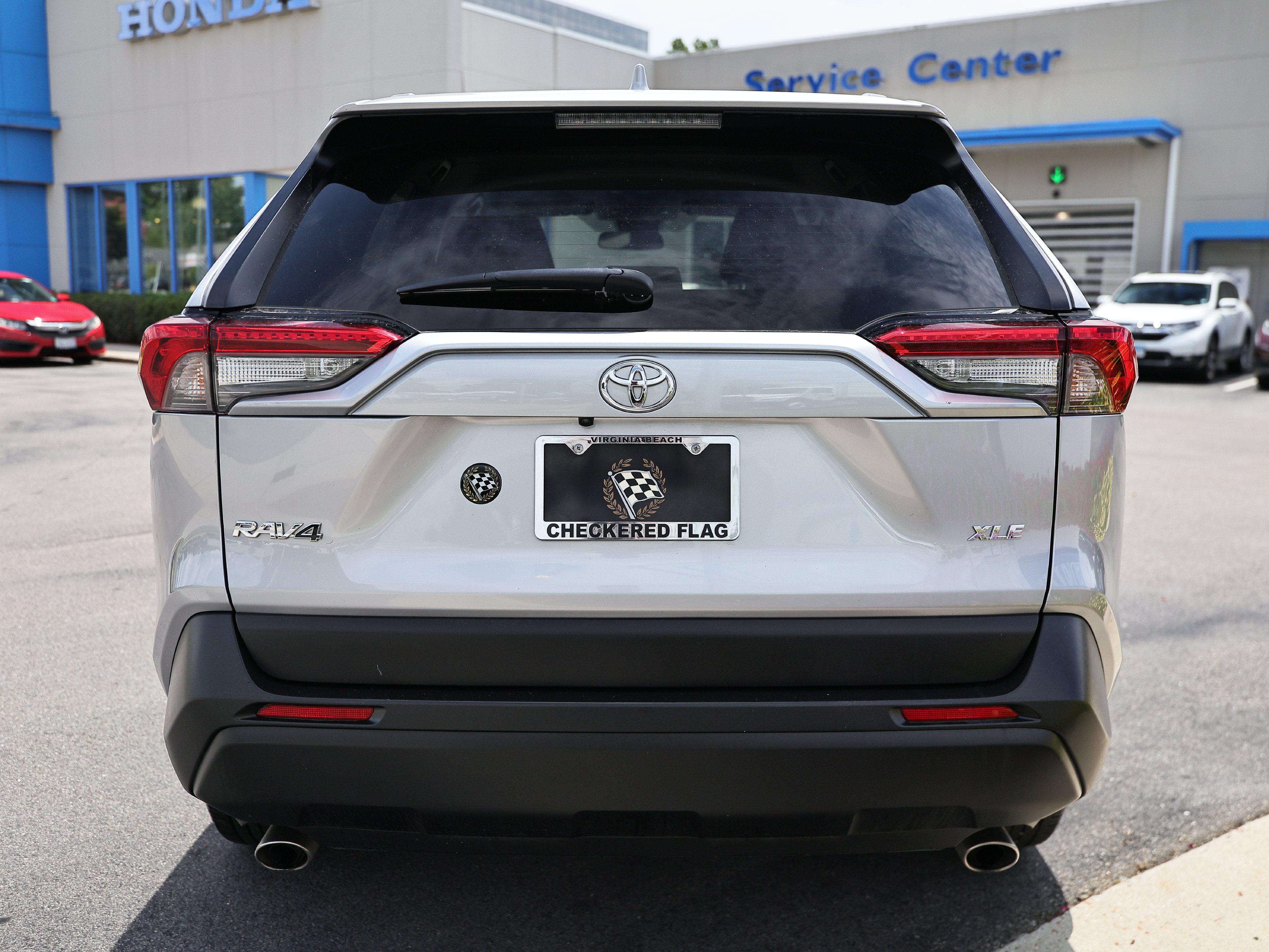 Used 2025 Toyota RAV4 XLE FWD image 10