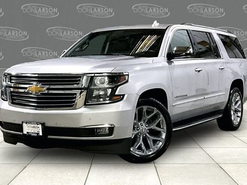 Used 2018 Chevrolet Suburban Premier AWD/4WD image 3