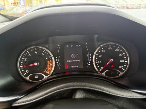 Used 2023 Jeep Renegade Latitude AWD/4WD image 30
