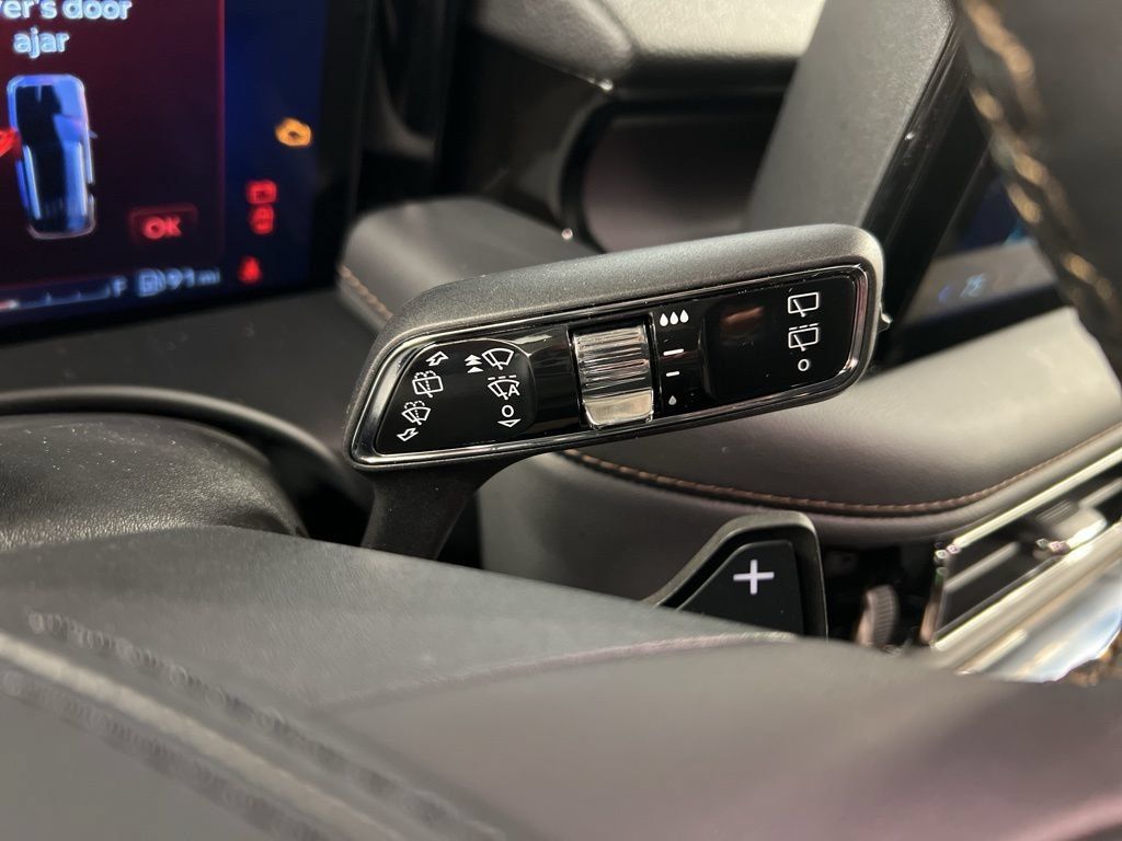 Used 2026 Lincoln Aviator AWD image 23