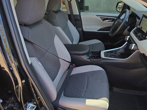 Used 2025 Toyota RAV4 XLE w/ Convenience Package image 26