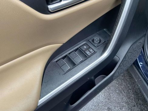 Used 2025 Toyota RAV4 XLE Premium image 28