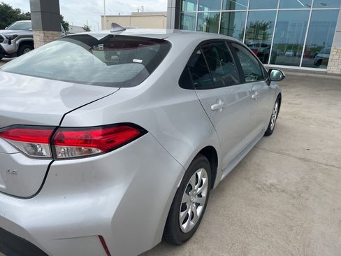 Used 2024 Toyota Corolla LE FWD image 8