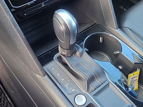 Certified 2023 Volkswagen Atlas SE image 21